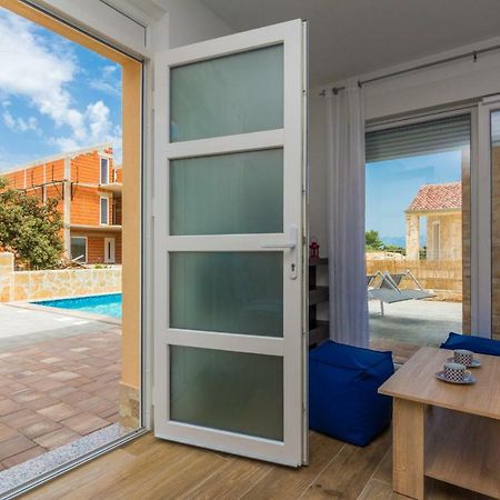 Fabulous House B With Outdoor Pool Apartment Затон Екстериор снимка