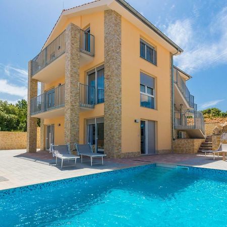 Fabulous House B With Outdoor Pool Apartment Затон Екстериор снимка