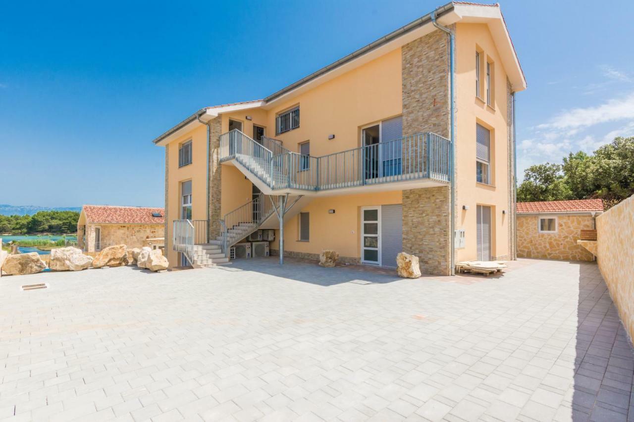 Fabulous House B With Outdoor Pool Apartment Затон Екстериор снимка