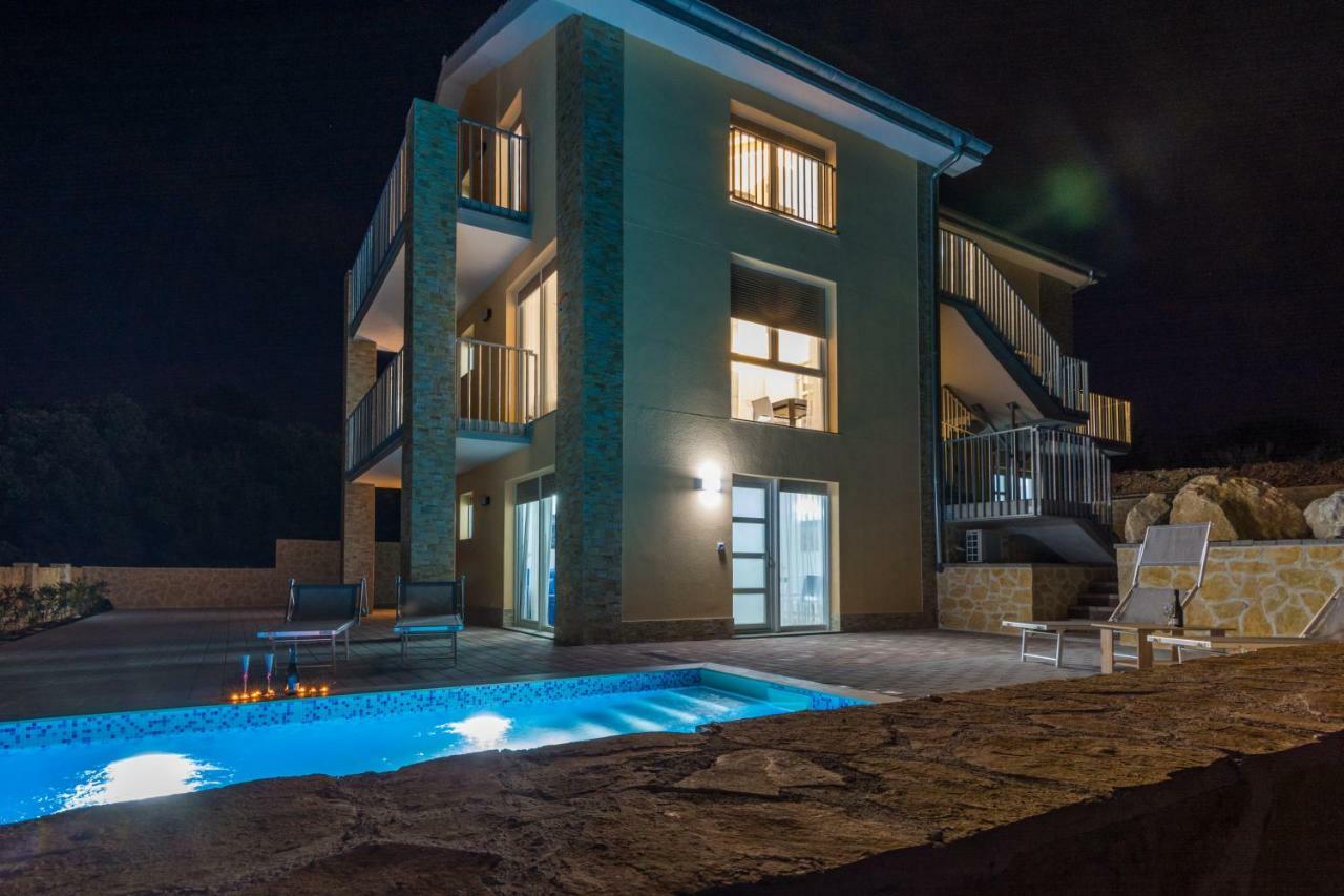 Fabulous House B With Outdoor Pool Apartment Затон Екстериор снимка