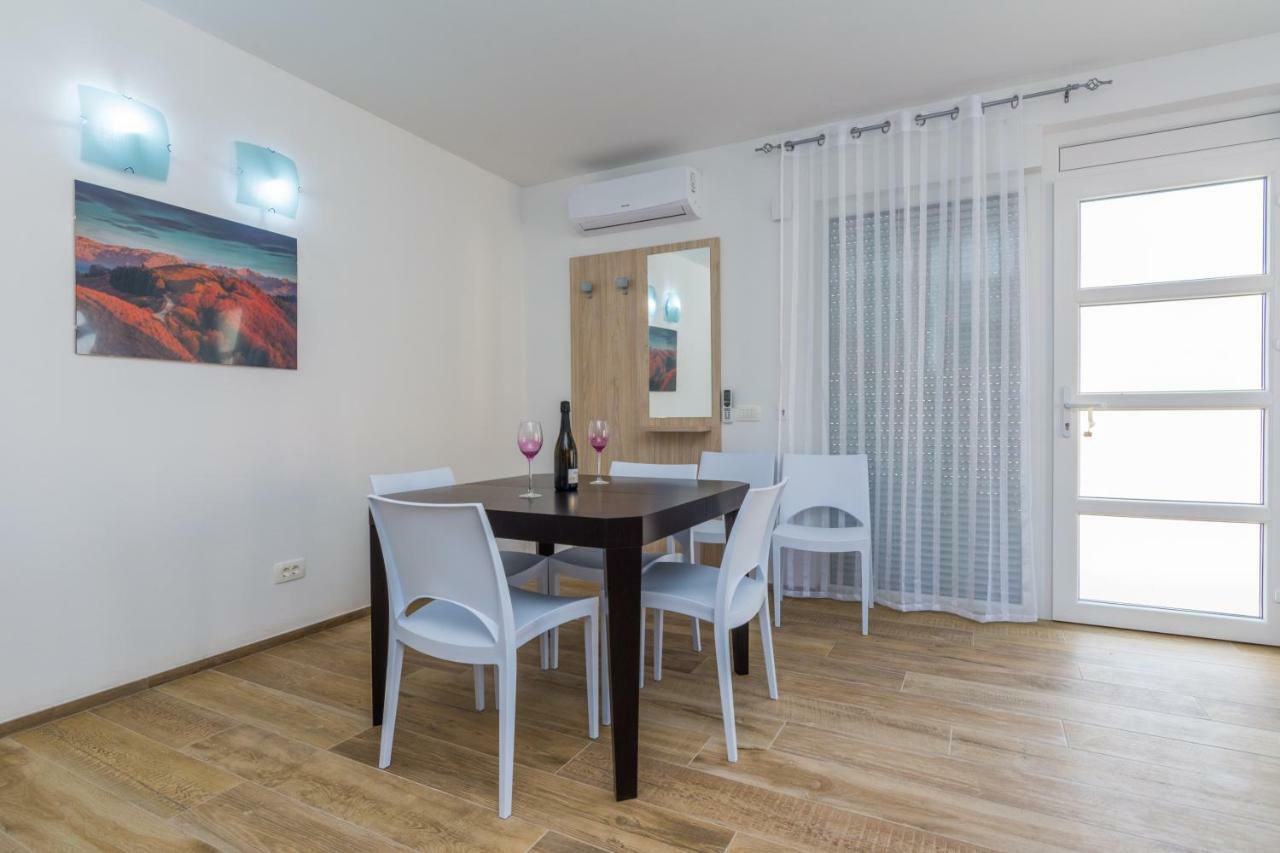 Fabulous House B With Outdoor Pool Apartment Затон Екстериор снимка